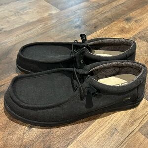 Men’s black hey dudes size 12